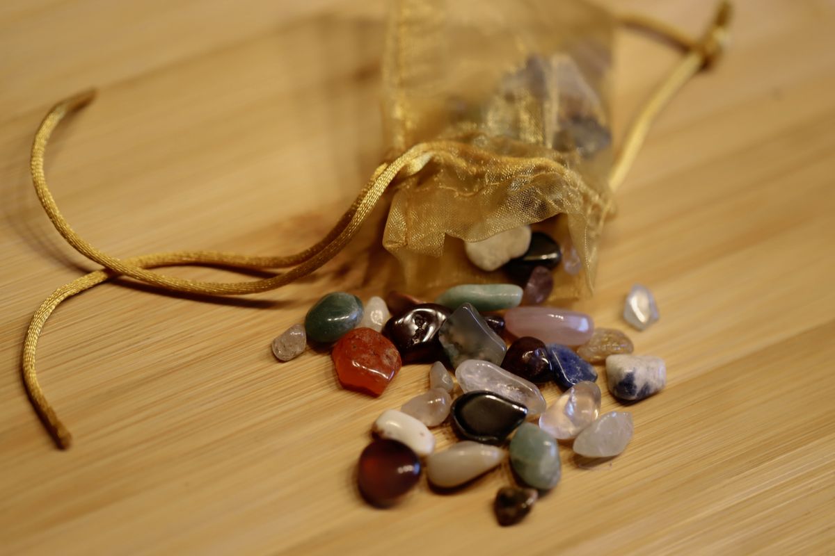 Kit 7 pierres des chakras : quel coffret choisir pour débuter