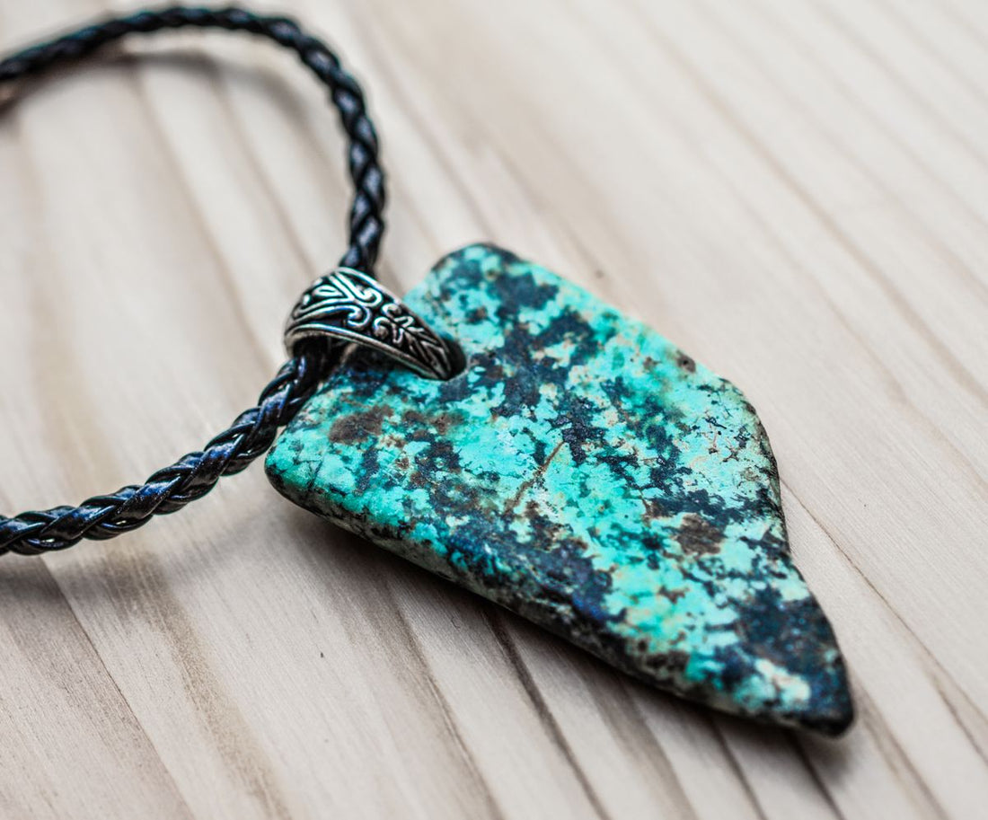 Comment porter un bracelet homme avec sa montre ?