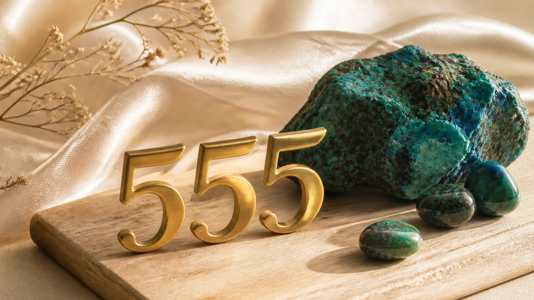 555 Signification : Nombre Angélique, Message Spirituel et Pierre Associée
