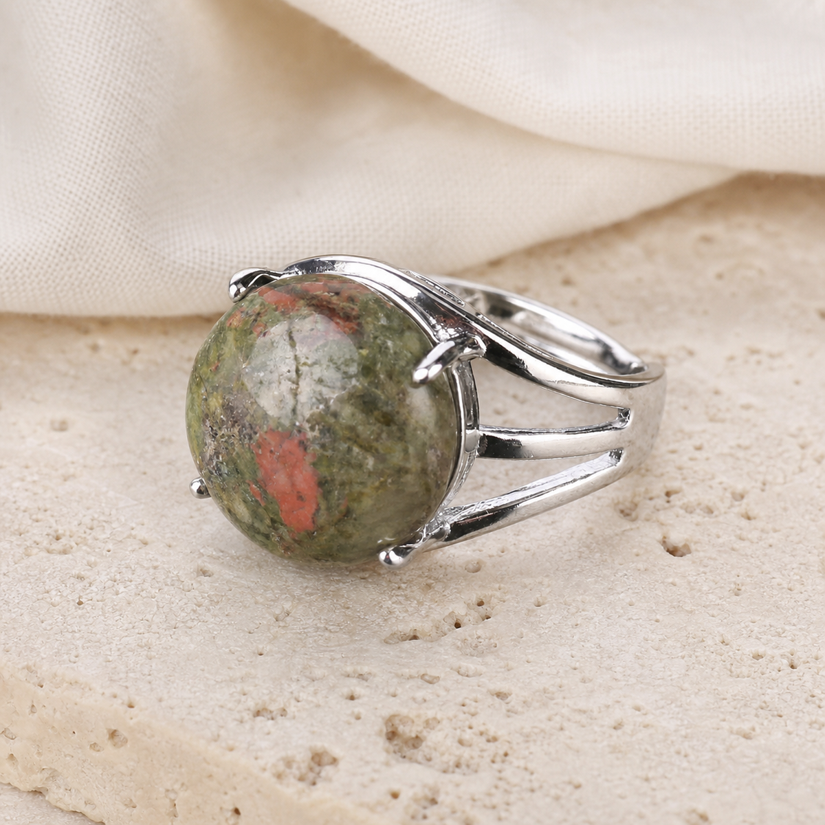 Bague Unakite Cabochon — photographie produit premium