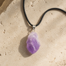 Pendentif Pierre Brute - Amethyste — photographie produit premium