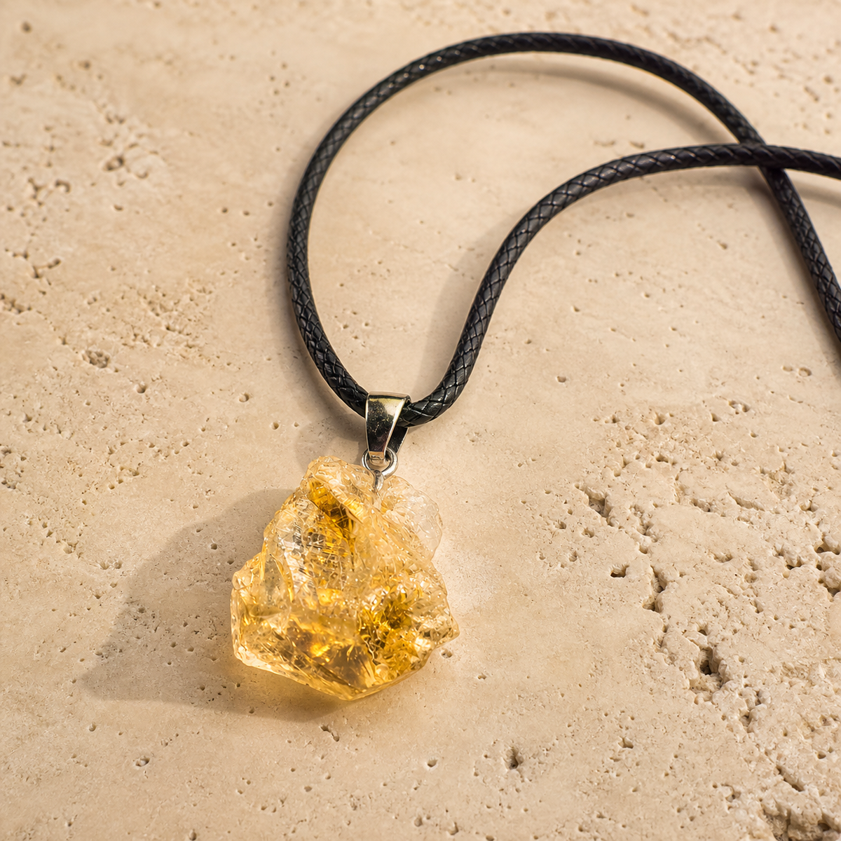 Pendentif Pierre Brute - Citrine — photographie produit premium