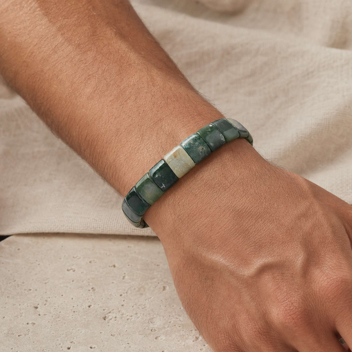 Bracelet Homme Agate Indienne — Perles Plates 10 mm — vue en situation