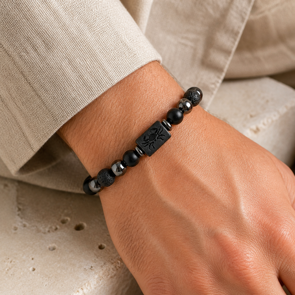 Bracelet Signe Astrologique Cancer — Lave, Hématite et Onyx — bijou porté