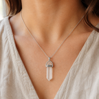 Pendentif Pointe - Cristal de Roche — bijou porté