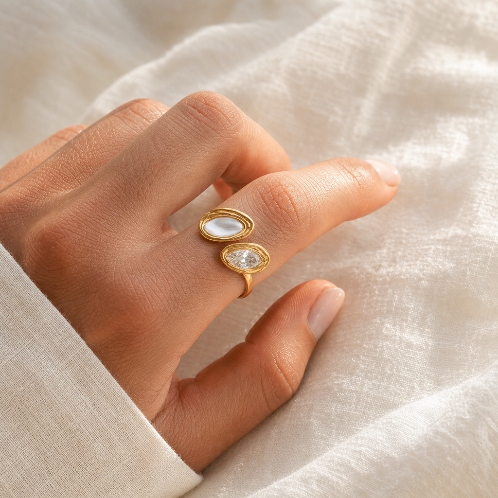 Bague Nacre Toi et Moi — bijou porté ou variantes